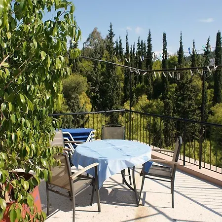 Dryades Hotel 2*